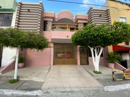 Casa 2 Pisos en Urb. Villa Margarita DIVIDIDA en apto + apartaestudio + local 